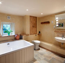  Crookwath Cottage: The bathroom